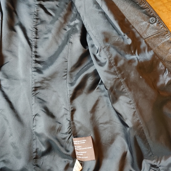 Vintage Danier Genuine Leather Coat- Sz. Medium - Picture 5 of 10